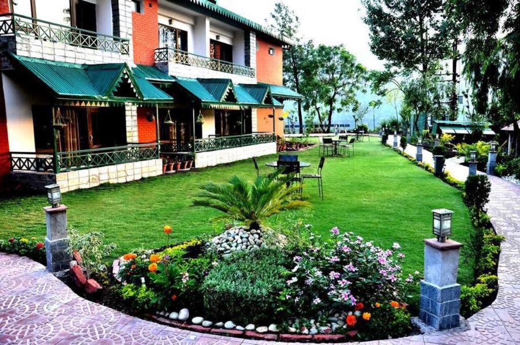 Log Hut at Marvel Hills Resort Kasauli